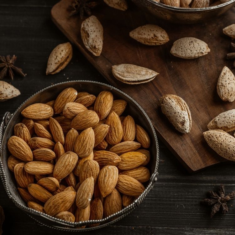 خواص بادام درختی برای کبد چرب