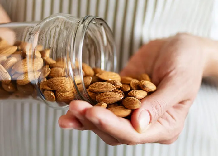روزی چند عدد بادام درختی بخوریم؟
