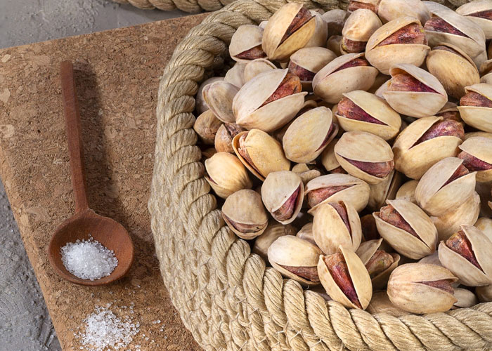 پسته شور یا بدون نمک در بارداری